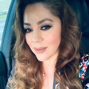 Meet your Posher, Luz elena